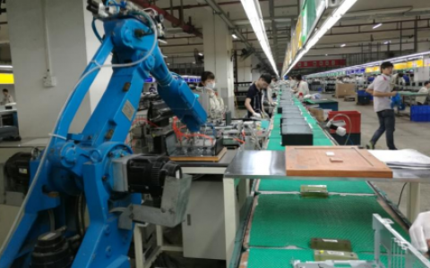 自動組裝機(jī)箱主機(jī)板